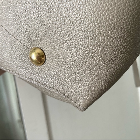 Authentic Louis Vuitton Monogram Empreinte Maida Hobo Purse - Picture 9 of 13